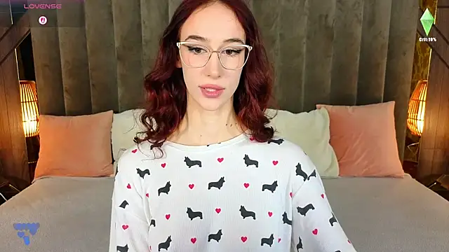 Snapshot of Evelyn_Rush chatting on October 1, 3:27 pm Evelyn Rush online show from October 1, 3:27 pm