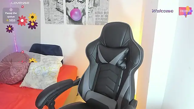 Snapshot of MEGANTARLY09 chatting on January 23, 10:54 pm MEGANTARLY09 online show from January 23, 10:54 pm