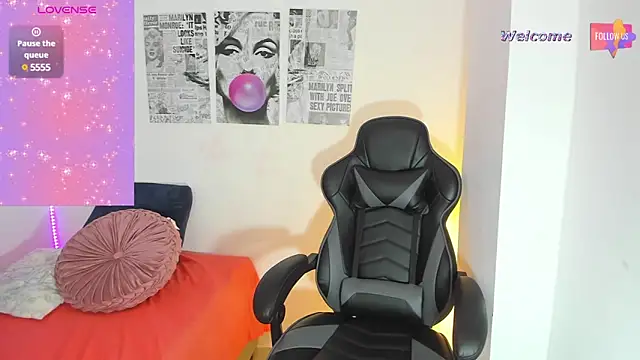 Snapshot of MEGANTARLY09 chatting on February 7, 12:31 am MEGANTARLY09 online show from February 7, 12:31 am