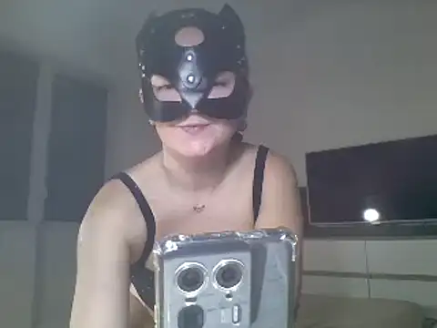 Snapshot of MaxWellas6 chatting on December 3, 7:02 pm MaxWellas6 online show from December 3, 7:02 pm