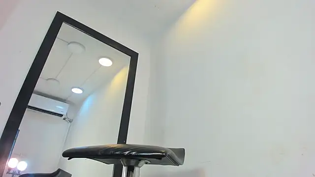 Snapshot of vera_candella chatting on June 17, 12:37 pm vera candella online show from June 17, 12:37 pm