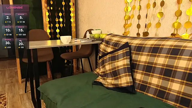 Snapshot of Nora_Adamss chatting on February 24, 9:10 am Nora Adamss online show from February 24, 9:10 am