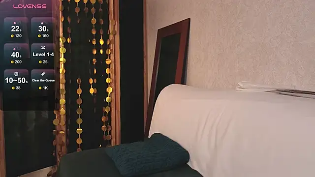 Snapshot of Nora_Adamss chatting on December 16, 6:39 am Nora Adamss online show from December 16, 6:39 am