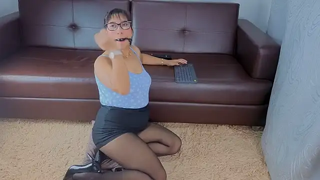 Mariana Lu online show from April 14, 2:38 am