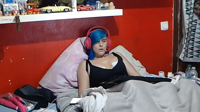 Snapshot of sukii93 chatting on June 15, 9:25 pm sukii93 online show from June 15, 9:25 pm