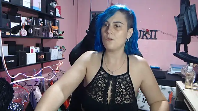 Snapshot of sukii93 chatting on May 26, 7:56 pm sukii93 online show from May 26, 7:56 pm