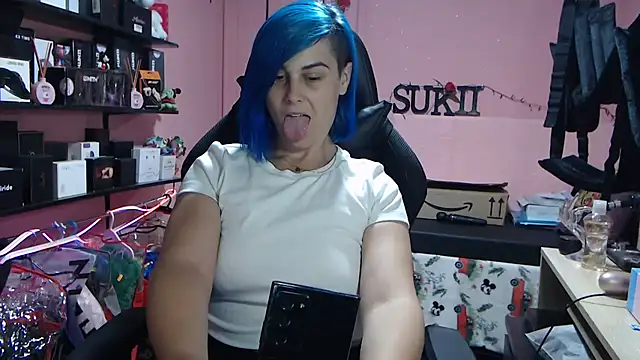 Snapshot of sukii93 chatting on May 21, 8:06 pm sukii93 online show from May 21, 8:06 pm