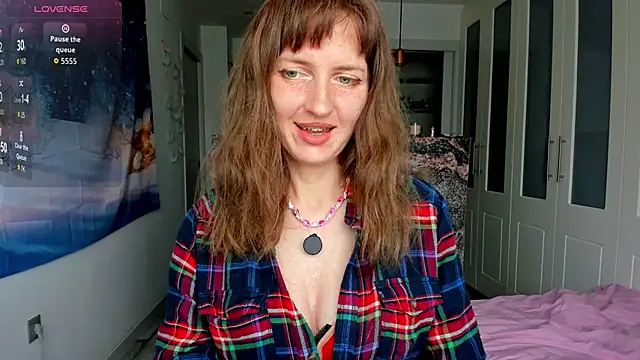 YourSexyNeighbour online show from December 19, 1:35 pm