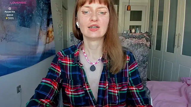 YourSexyNeighbour online show from January 11, 3:08 pm