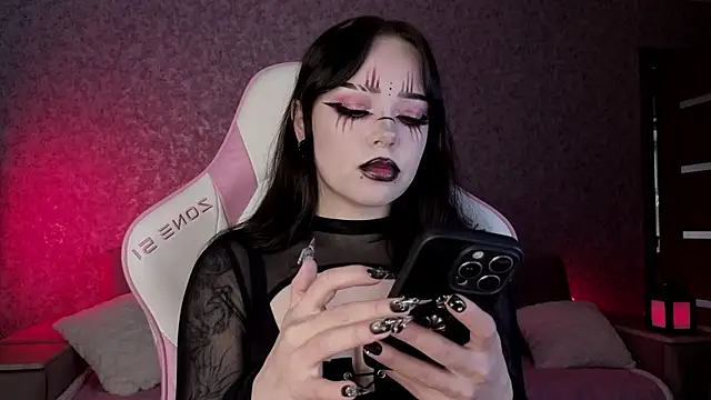 meowceline online show from April 7, 12:18 pm