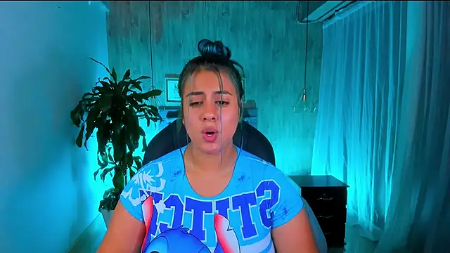 Snapshot of Xisu_ chatting on February 2, 10:02 am Xisu online show from February 2, 10:02 am