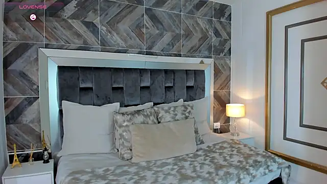 Snapshot of TaniaSmith1 chatting on September 13, 11:16 pm TaniaSmith1 online show from September 13, 11:16 pm