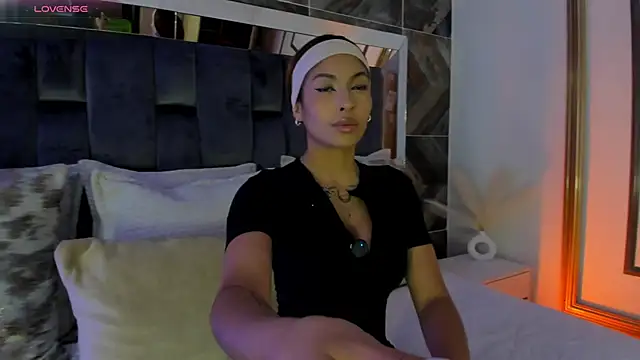 Snapshot of TaniaSmith1 chatting on November 29, 11:16 pm TaniaSmith1 online show from November 29, 11:16 pm