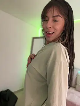 AmmyCollinsW online show from February 6, 8:27 pm