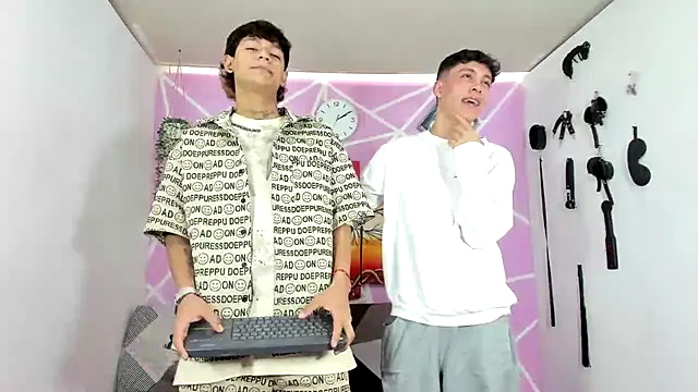 Fresahot2005 online show from February 1, 7:13 pm