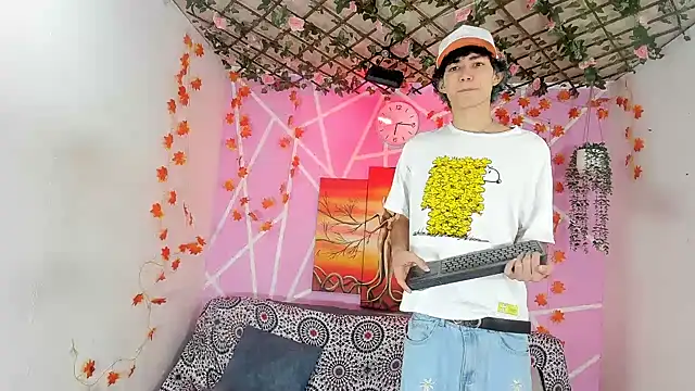 Fresahot2005 online show from November 29, 2:28 pm