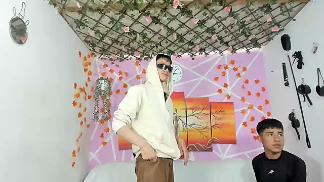 Fresahot2005 online show from March 13, 8:11 pm