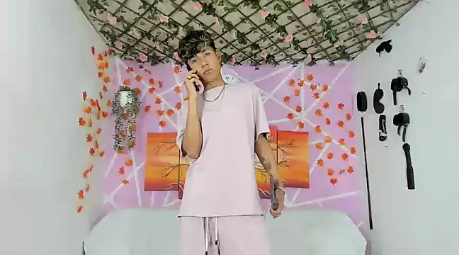 Fresahot2005 online show from March 9, 12:00 am