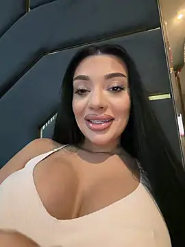 amirahylerr online show from March 9, 7:06 pm