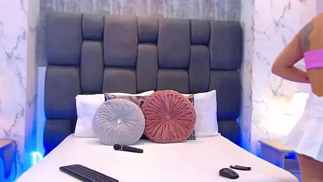 SophieWolkman online show from November 13, 12:09 pm