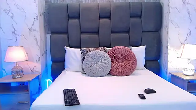 SophieWolkman online show from November 4, 12:09 pm