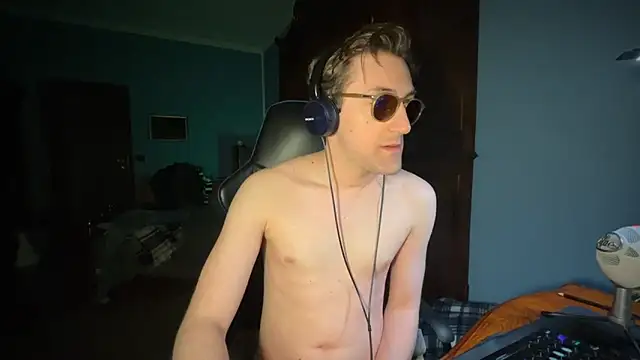 Snapshot of Stefisexy91 chatting on March 16, 1:49 am Stefisexy91 online show from March 16, 1:49 am