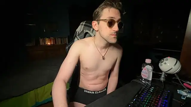 Snapshot of Stefisexy91 chatting on October 3, 8:43 pm Stefisexy91 online show from October 3, 8:43 pm