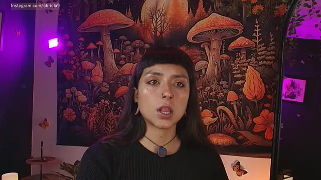 6Briela9  online show from April 15, 5:46 am