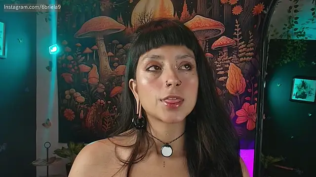 6Briela9  online show from March 31, 5:31 am