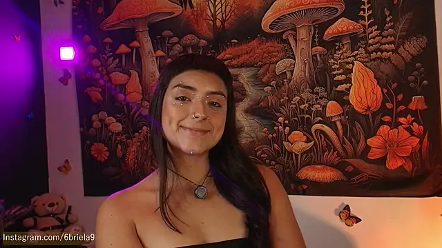 Snapshot of 6Briela9_ chatting on February 19, 8:17 pm 6Briela9 online show from February 19, 8:17 pm