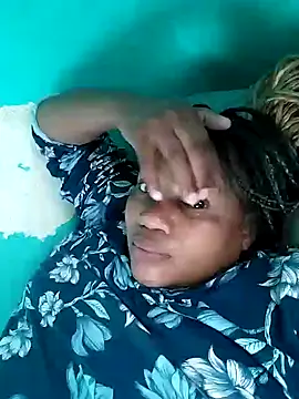 Snapshot of Bustyslave48 chatting on February 13, 9:20 am Bustyslave48 online show from February 13, 9:20 am