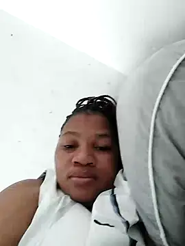 Snapshot of Bustyslave48 chatting on November 8, 9:35 am Bustyslave48 online show from November 8, 9:35 am