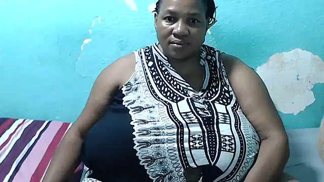 Snapshot of Bustyslave48 chatting on February 14, 8:26 pm Bustyslave48 online show from February 14, 8:26 pm