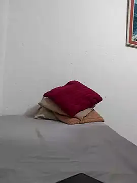 Snapshot of Bustyslave48 chatting on October 29, 11:53 am Bustyslave48 online show from October 29, 11:53 am