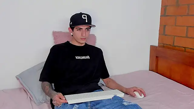 Snapshot of _NATAHSA_ chatting on January 19, 9:13 pm NATAHSA online show from January 19, 9:13 pm