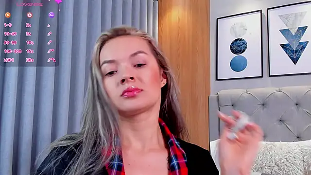 lennabell online show from December 3, 11:20 am