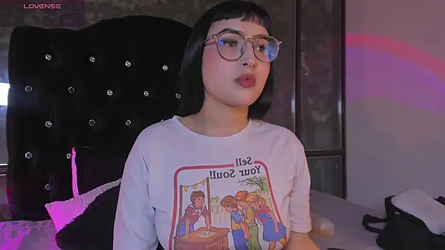 Cintya Kros online show from December 3, 5:23 pm