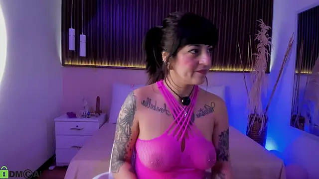 Snapshot of Liz_grey_ chatting on June 10, 12:23 am Liz grey online show from June 10, 12:23 am