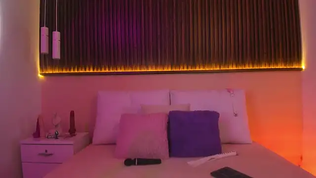 Snapshot of Liz_grey_ chatting on November 29, 4:56 am Liz grey online show from November 29, 4:56 am