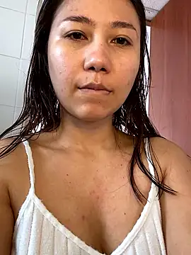 Snapshot of Aimilayne chatting on January 9, 5:53 pm Aimilayne online show from January 9, 5:53 pm