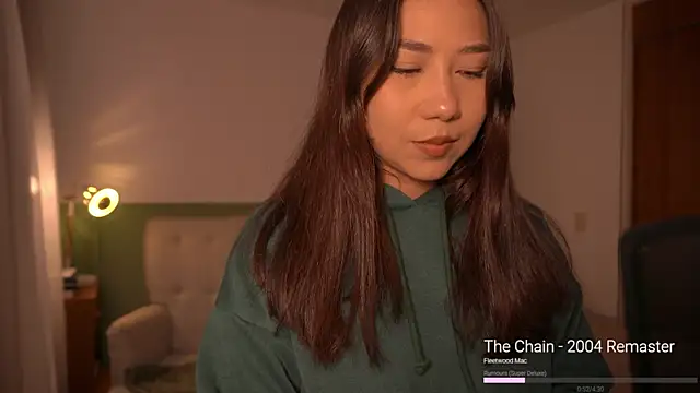 Aimilayne online show from February 8, 4:37 pm