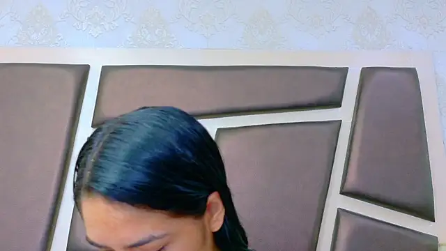 NicoleEsposito online show from May 29, 1:06 pm