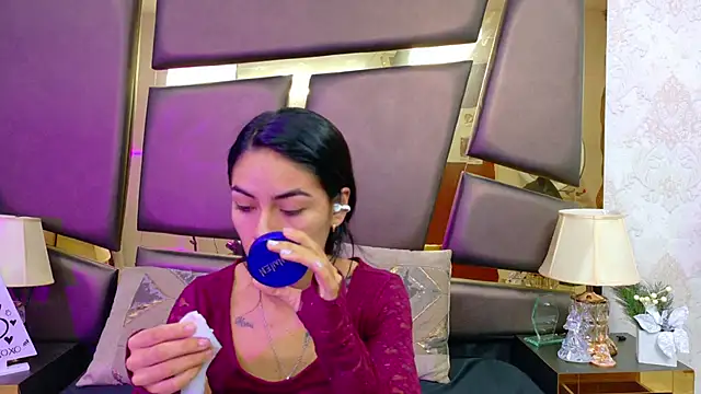 NicoleEsposito online show from February 17, 12:46 pm