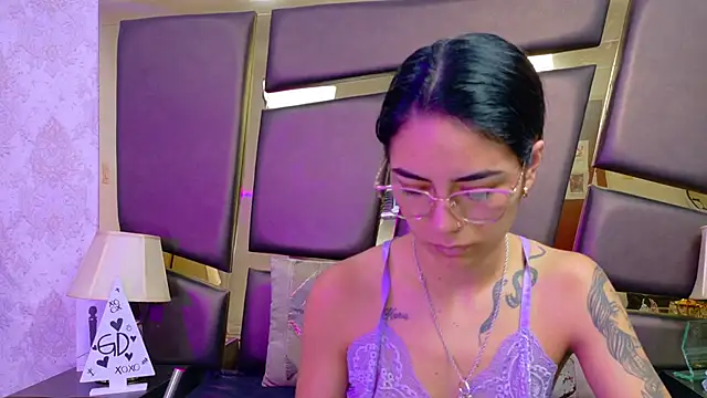 NicoleEsposito online show from February 16, 12:48 pm