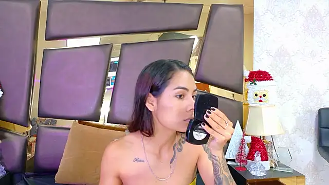 NicoleEsposito online show from January 5, 11:30 pm