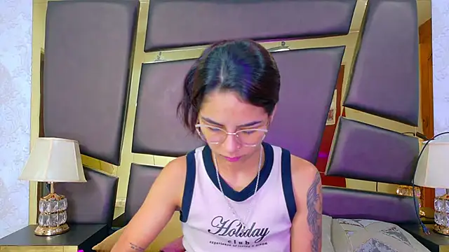 NicoleEsposito online show from December 5, 12:59 pm