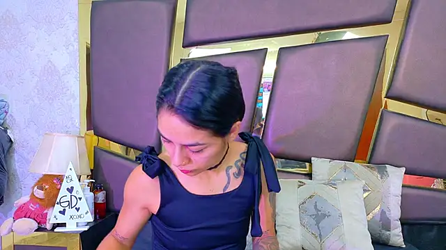 NicoleEsposito online show from April 8, 12:39 pm