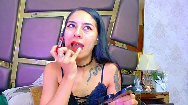 NicoleEsposito online show from April 6, 1:01 pm