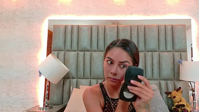 NicoleEsposito online show from January 17, 1:04 pm