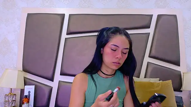 NicoleEsposito online show from June 29, 1:00 pm